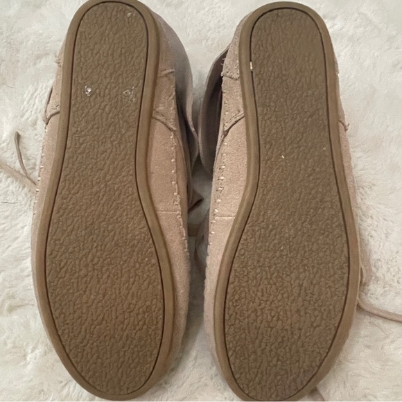TOMS Embroidered Moccasins - Picture 3 of 4